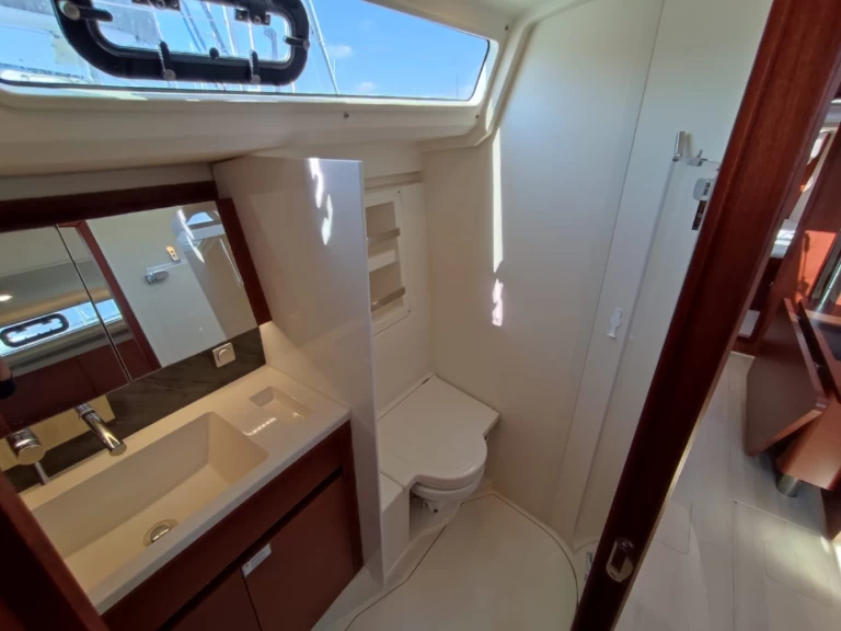 Location bateau Hanse Hanse 418 à Lávrio sur Samboat