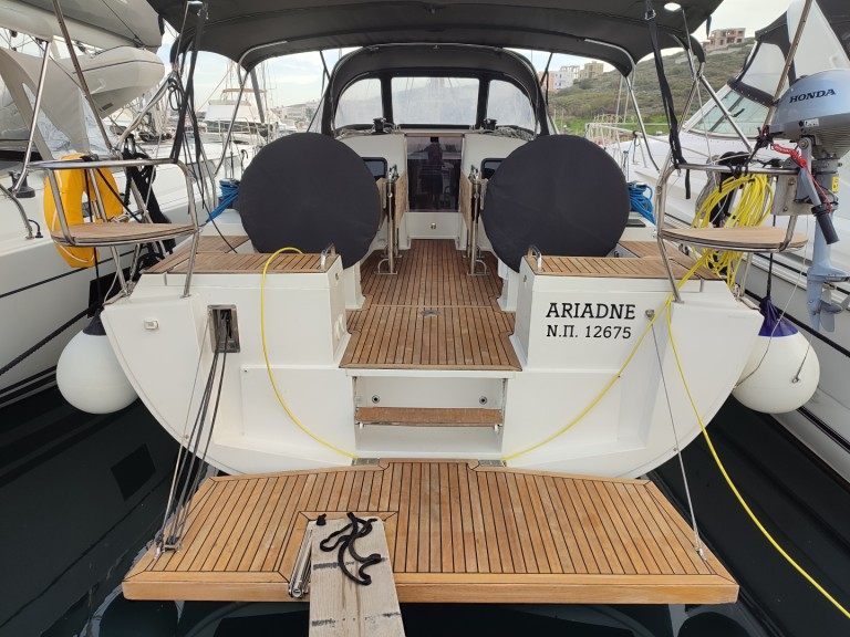 Location bateau Elan Impression 45.1 à Lávrio sur Samboat