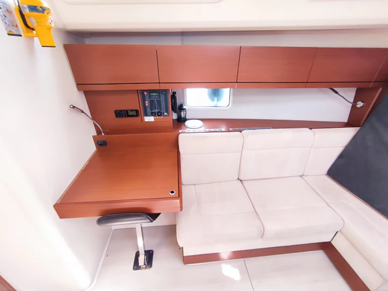 Hanse Hanse 458 a louer à Lávrio