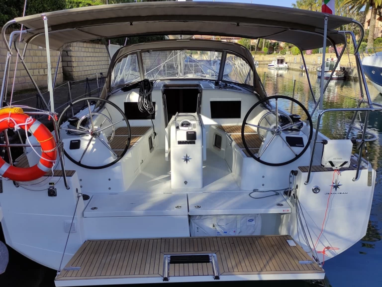 Jeanneau Sun Odyssey 410 a louer à Furnari