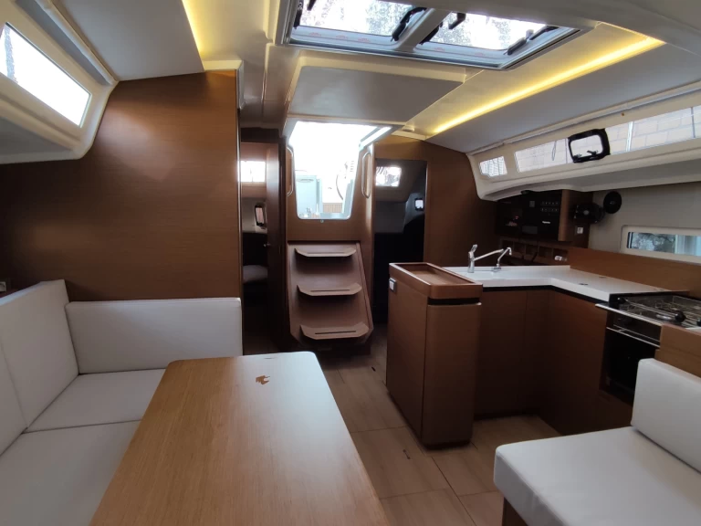Location à Furnari - Jeanneau Sun Odyssey 410 sur SamBoat