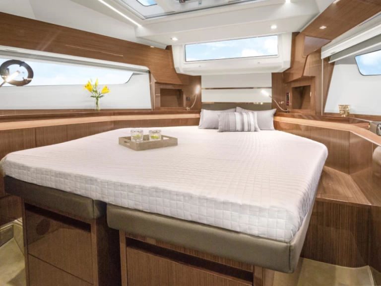 Louez un Sealine Sealine F430 à Pula