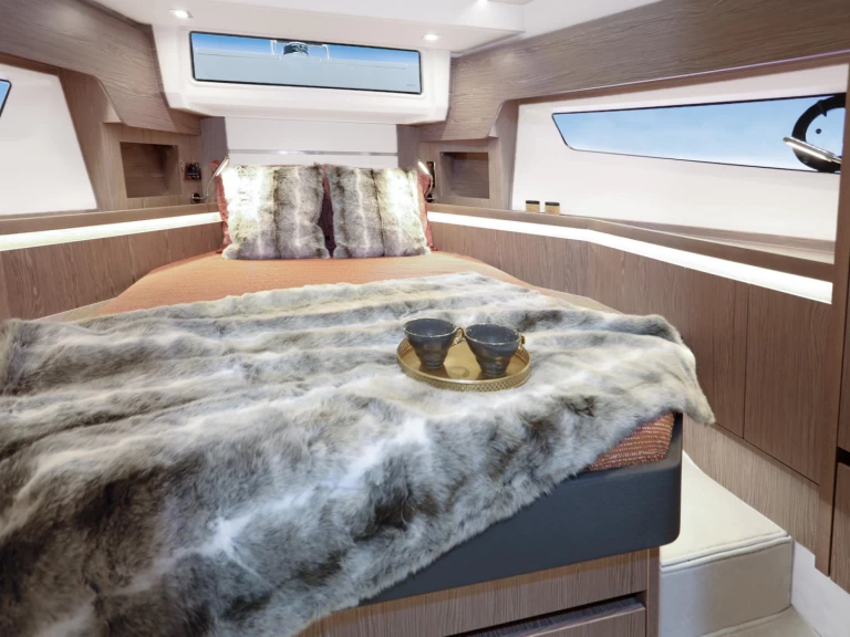 Bateau à moteur à louer à Pula au meilleur prix