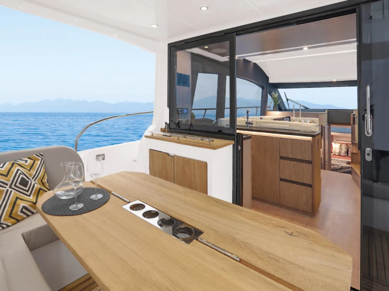 Sealine Sealine F430 a louer à Pula