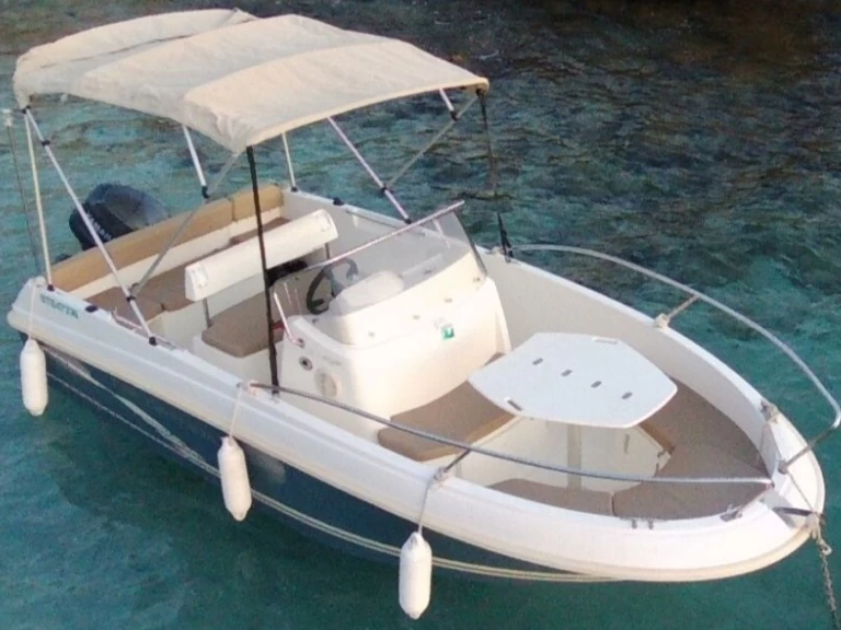 Location bateau Jeanneau Cap Camarat 5.1 CC à Golfe-Juan sur Samboat