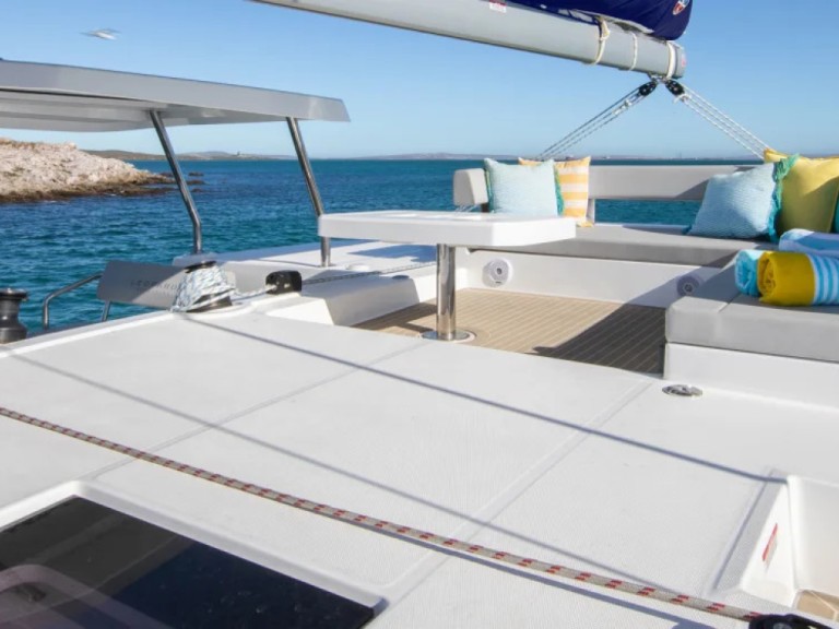 Louer Catamaran avec ou sans skipper Leopard à Raiatea