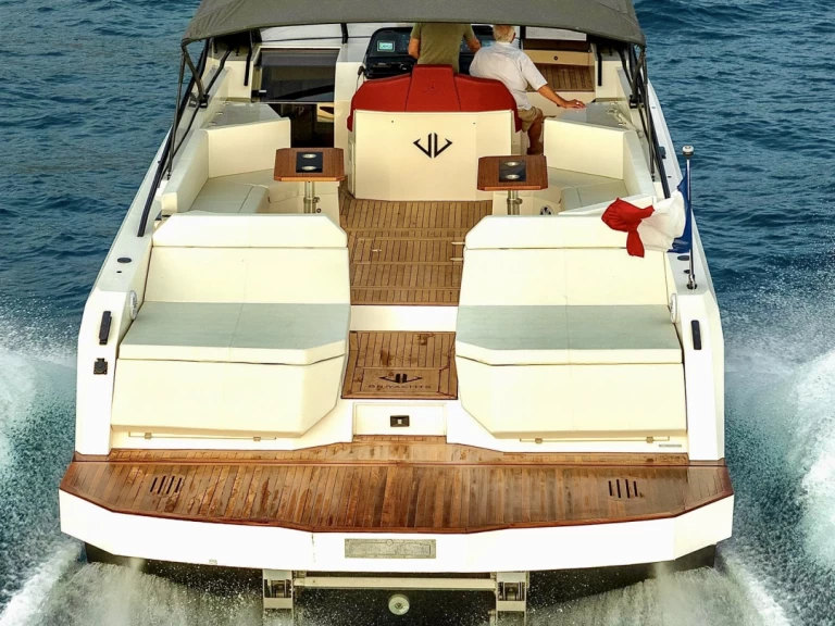 Location Bateau à moteur BB Yatchs avec permis