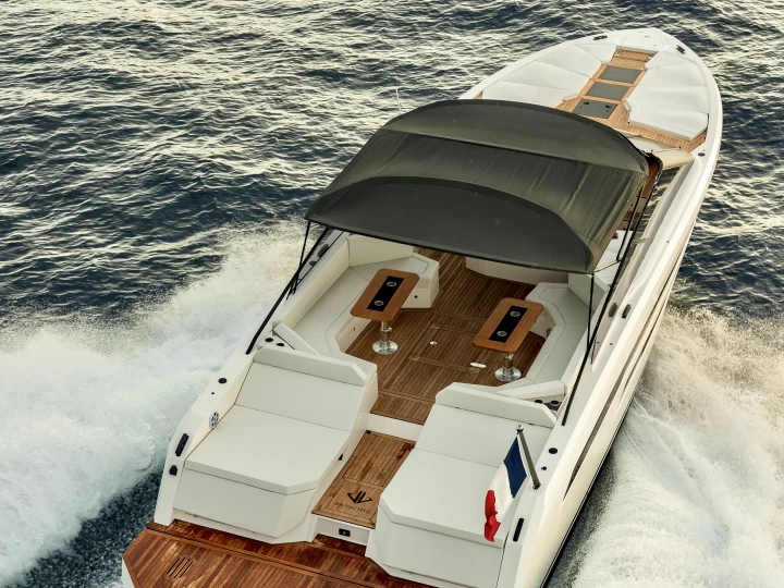 Louer Bateau à moteur avec ou sans skipper BB Yatchs à Saint-Laurent-du-Var