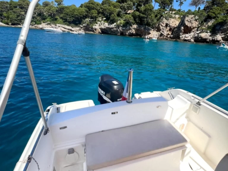 Location bateau Jeanneau Cap Camarat 635 Style à Golfe-Juan sur Samboat