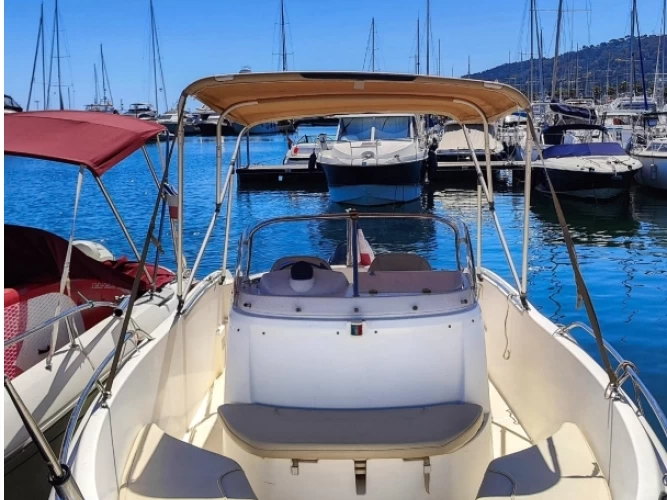 Location bateau Golfe-Juan pas cher Cap Camarat 635 Style