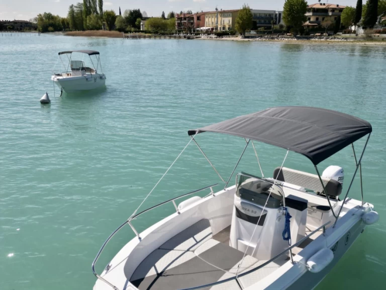 Bateau à moteur à louer à Playa de las Américas au meilleur prix