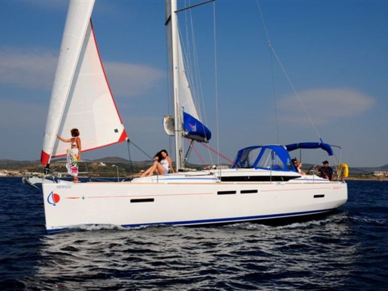 Louer Voilier avec ou sans skipper Jeanneau à Le Pirée