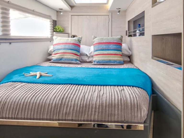 Location bateau Eden Island pas cher Leopard 45