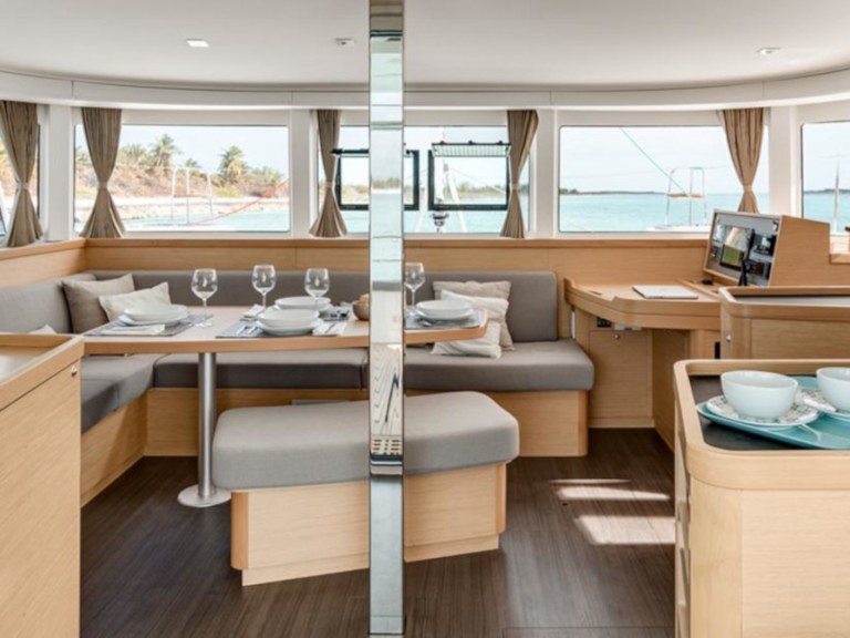 Louer Catamaran avec ou sans skipper Lagoon à Gouviá