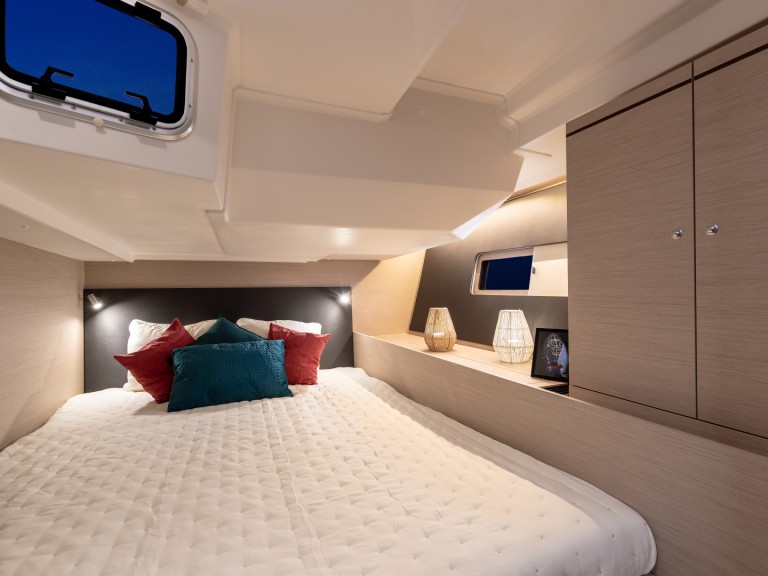 Louez un Bénéteau Oceanis 51.1 à Marina (Ville)