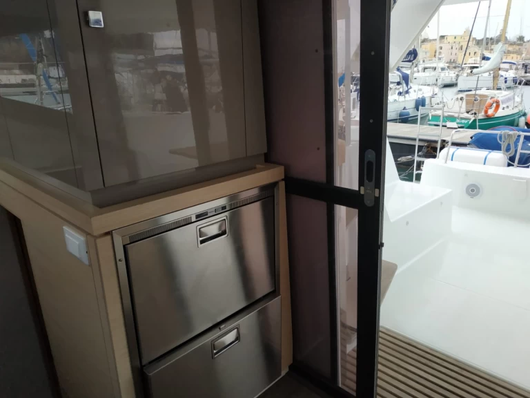 Louer Catamaran avec ou sans skipper Fountaine Pajot à Procida