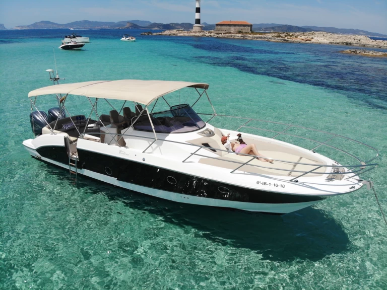 Bateau à moteur à louer à Ibiza (Ville) au meilleur prix