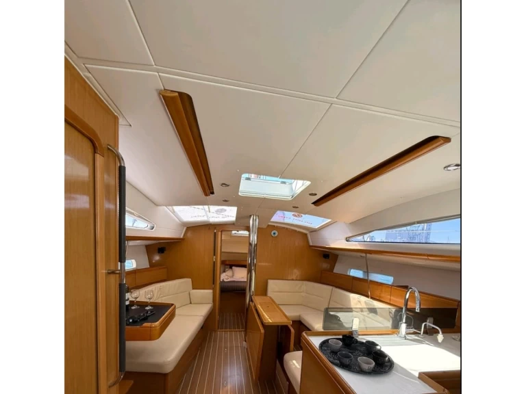 Louez un Jeanneau Sun Odyssey 42 DS à Volos