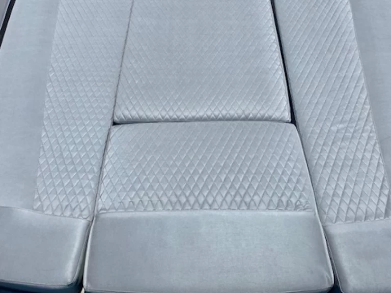 Louez un Azimut Azimut 86 à Gouviá