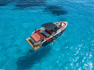 Bateau à moteur à louer à Cala Gonone au meilleur prix