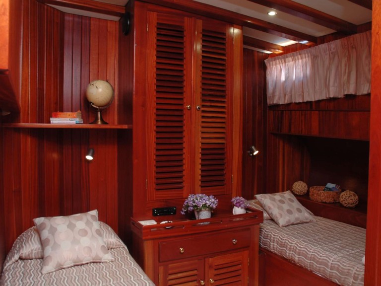 Location à Álimos -  Custom Motor Sailer 124' sur SamBoat