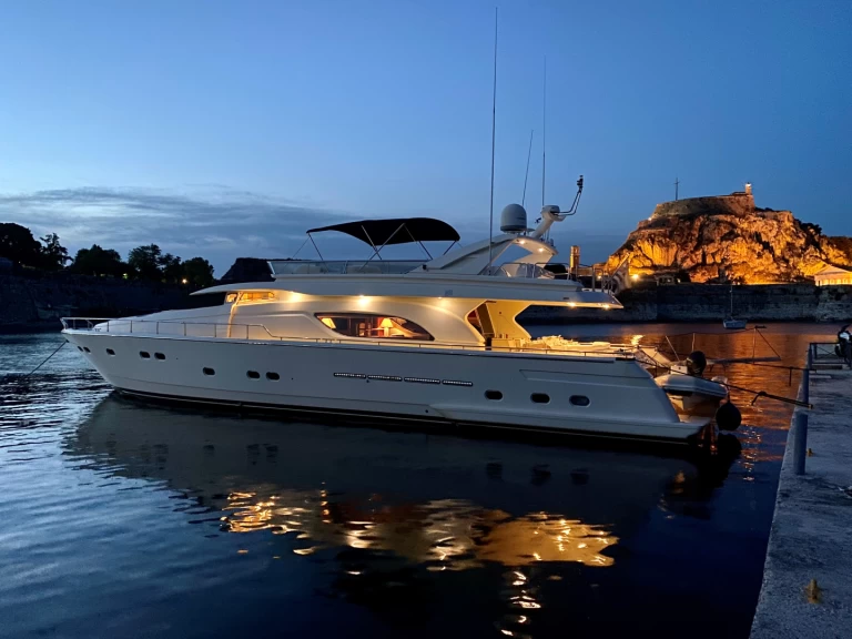 Location Yacht à Gouviá - Ferretti Ferretti 80