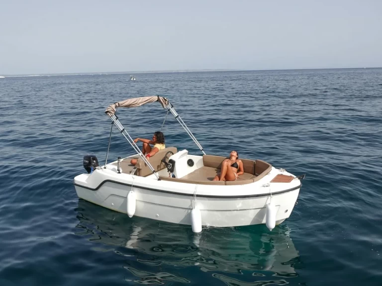 Bateau à moteur à louer à Palma de Majorque au meilleur prix