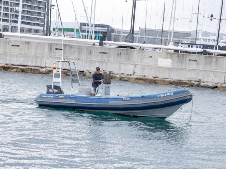 Semi-rigide à louer à Badalona au meilleur prix
