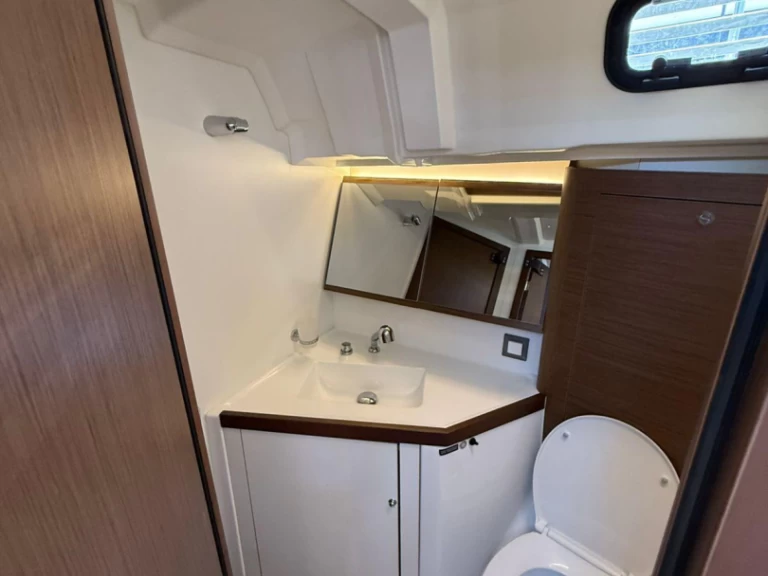 Louer Voilier avec ou sans skipper Bénéteau à Lávrio