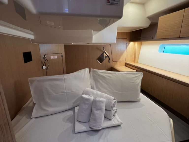 Louer Voilier avec ou sans skipper Bavaria à Lávrio