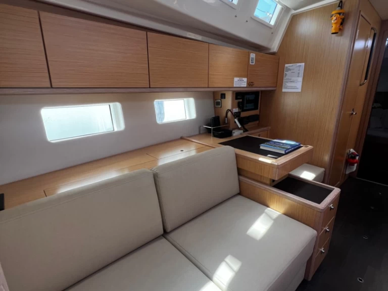 Voilier à louer à Lávrio au meilleur prix