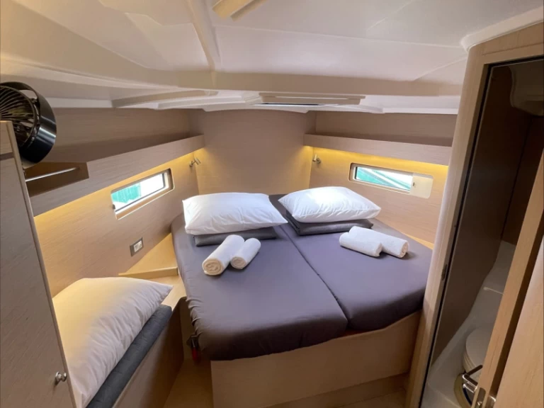 Location bateau Lávrio pas cher Oceanis 40.1