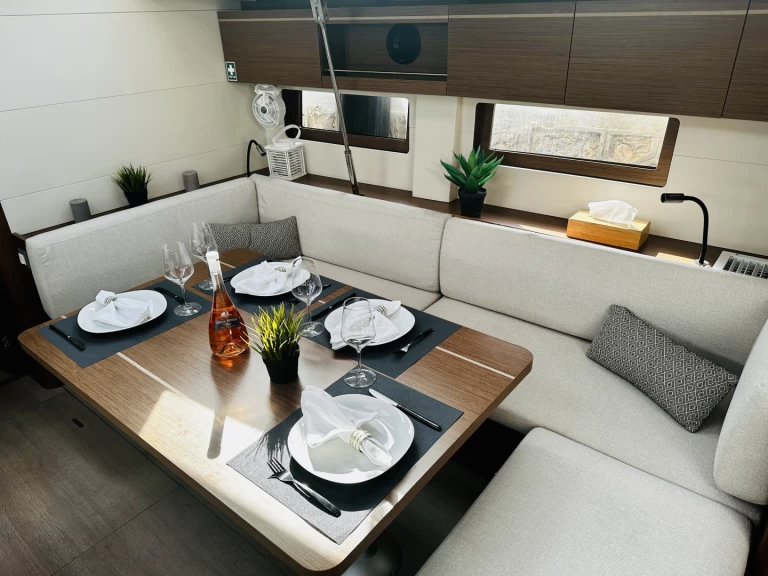 Voilier à louer à Álimos au meilleur prix