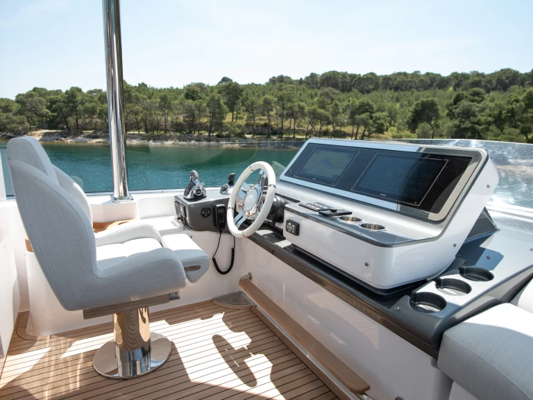 Location à Sibenik - Azimut Azimut 78 Fly sur SamBoat