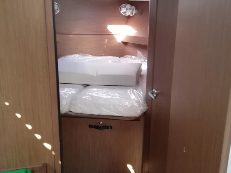 Louer Voilier avec ou sans skipper Bénéteau à Vibo Marina