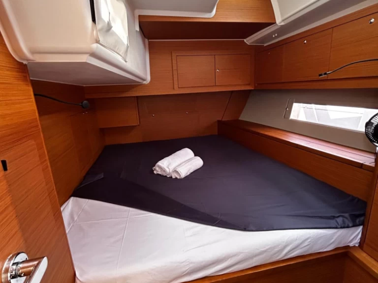 Location bateau Furnari pas cher Dufour 470
