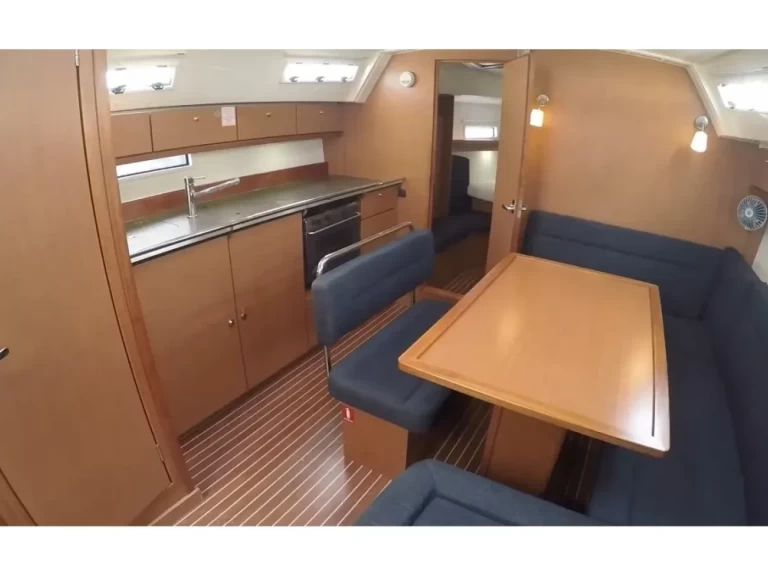 Louer Voilier avec ou sans skipper Bavaria à Lefkáda