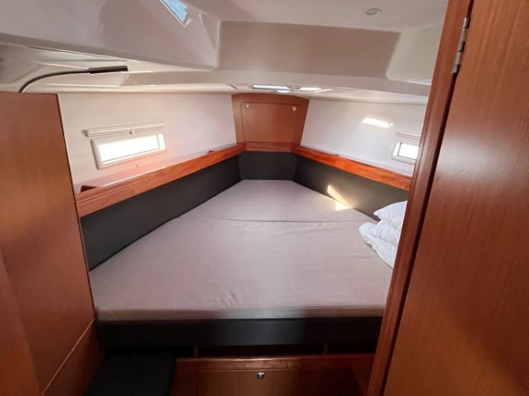 Louez un Bavaria Cruiser 41 à Sukošan