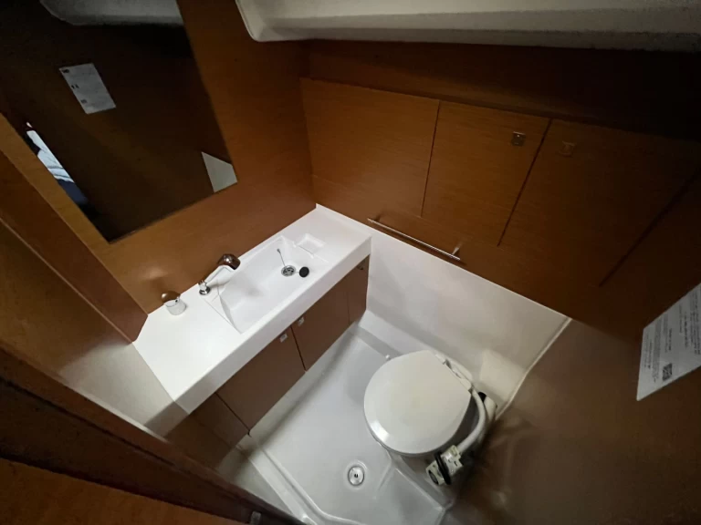 Jeanneau Sun Odyssey 410 a louer à Sukošan