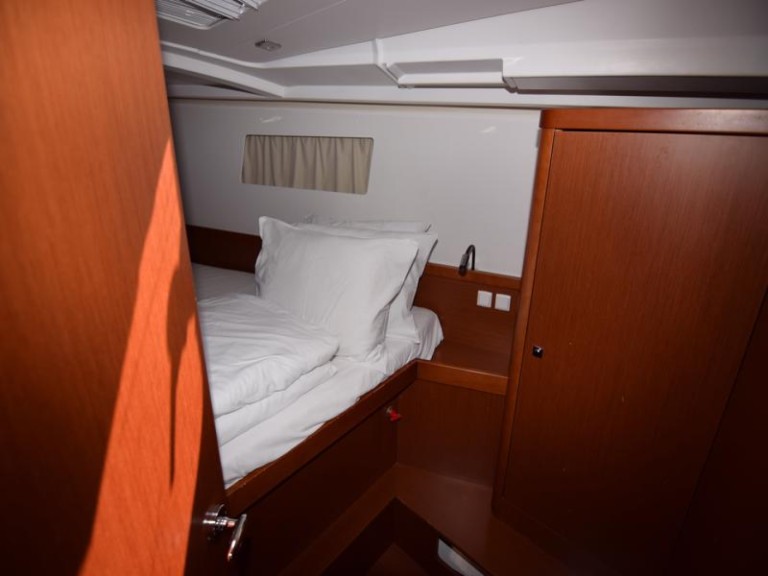 Louez un Bénéteau Oceanis 45 à Sukošan