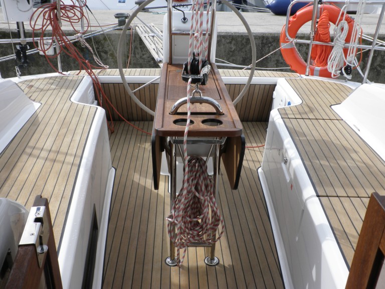 Louez un Bavaria Cruiser 33 à Sukošan