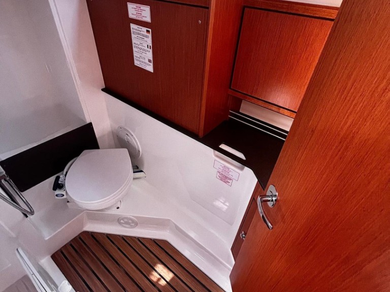 Louez un Bavaria Cruiser 34 à Sukošan