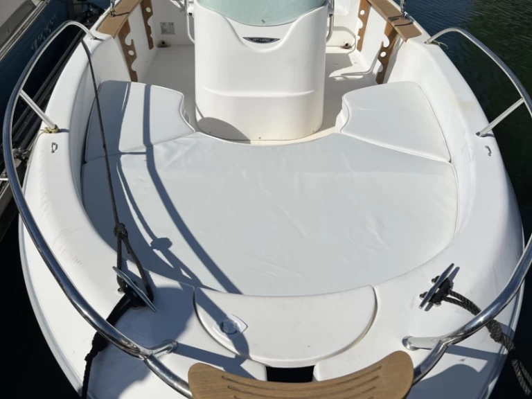 Louez un Sessa Marine Key Largo 19 à Aix-les-Bains