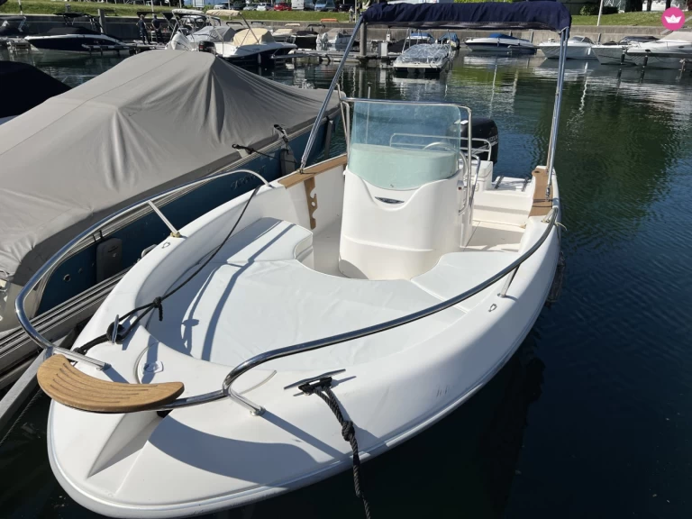 Bateau à moteur à louer à Aix-les-Bains au meilleur prix