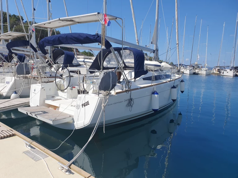 Location bateau Jeanneau Sun Odyssey 349 à Drage sur Samboat