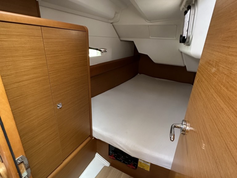 Louez un Jeanneau Sun Odyssey 389 à Drage