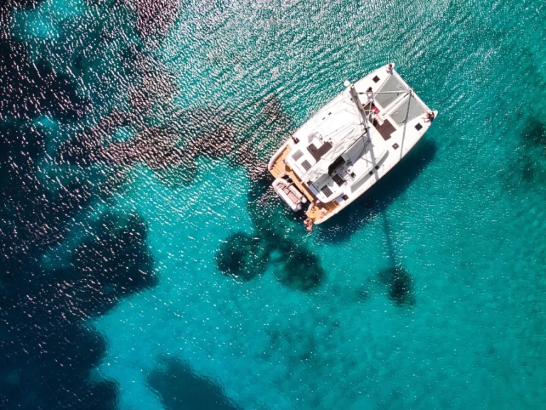 Location bateau Lagoon Lagoon 450 F à Porto Pollo sur Samboat