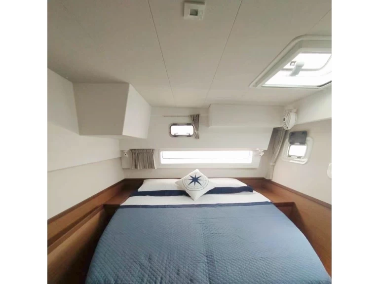 Location bateau Porto Pollo pas cher Lagoon 42