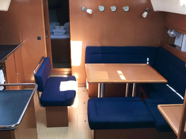 Louez un Bavaria Bavaria 45 Cruiser à Lefkáda
