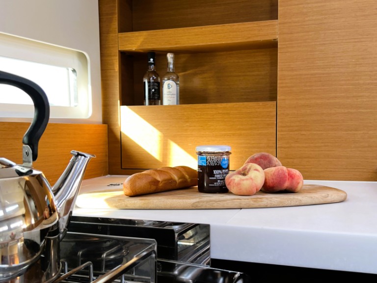 Louez un Jeanneau Sun Odyssey 410 à Álimos